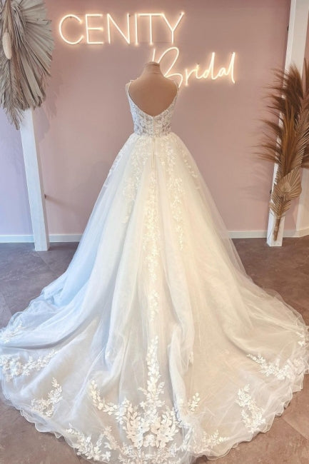 Glamorous Spaghetti Strap Sleeveless A-Line Lace Wedding Gown