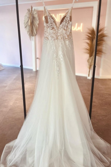 Glamorous Sweetheart V-Neck Sleeveless A-Line Wedding Dress with Lace Detailing