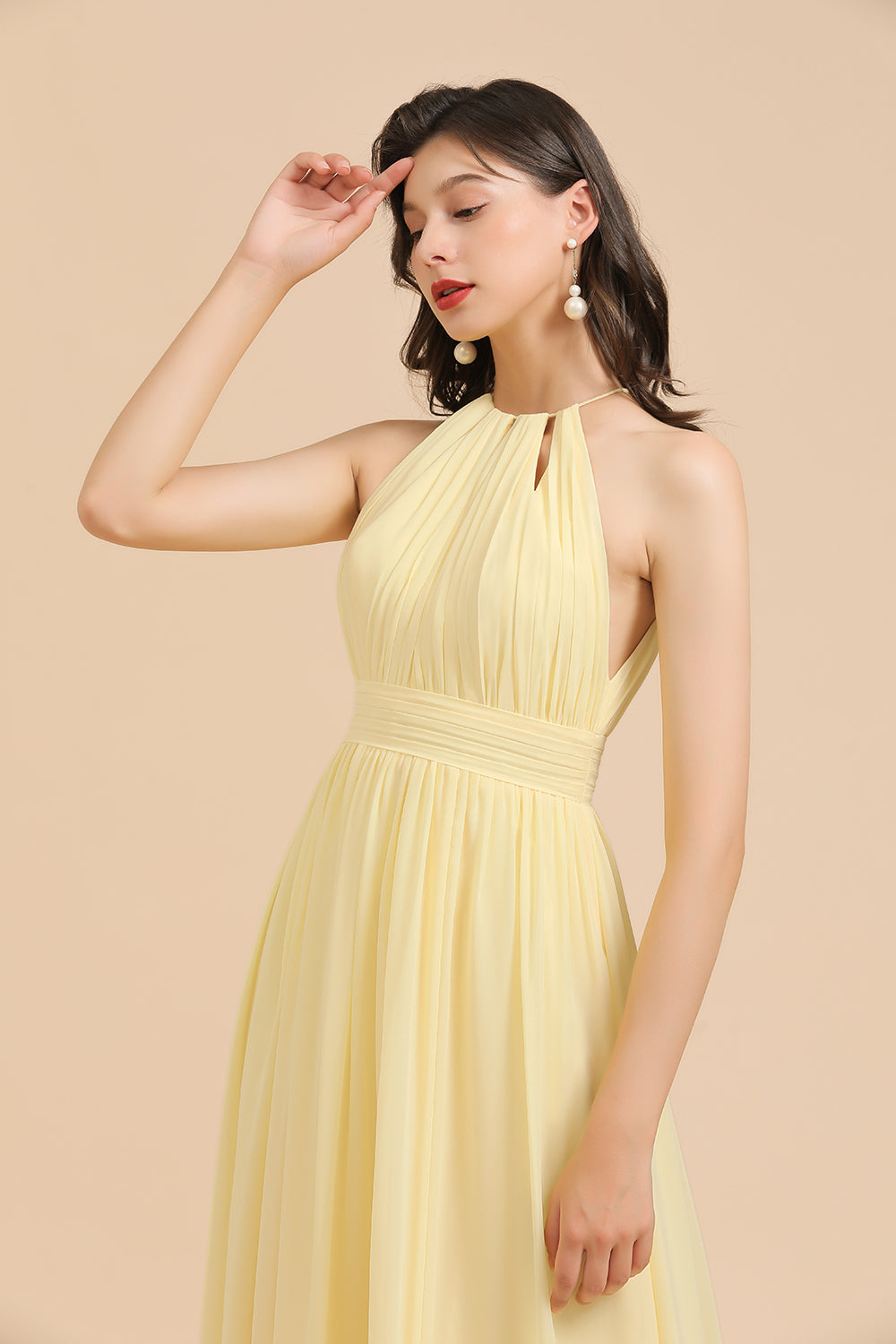 Halter Sleeveless Daffodil Chiffon Bridesmaid Dresses with Ruffles