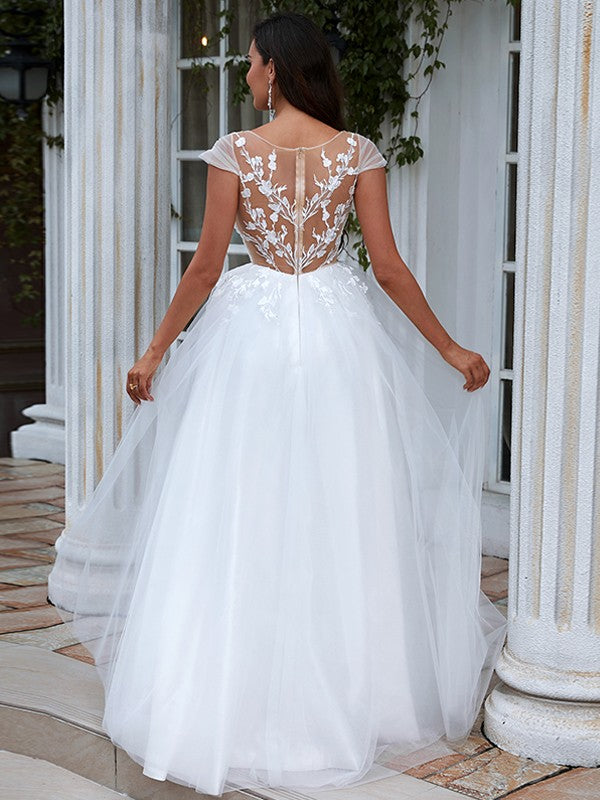 A-Line/Princess Lace Applique Scoop Short Sleeves Sweep/Brush Train Wedding Dresses