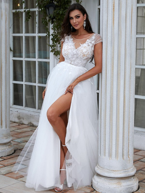 A-Line/Princess Lace Applique Scoop Short Sleeves Sweep/Brush Train Wedding Dresses