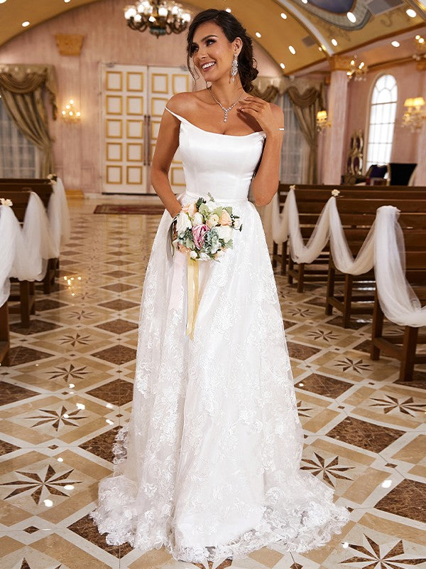 A-Line/Princess Lace Applique Spaghetti Straps Sleeveless Sweep/Brush Train Wedding Dresses