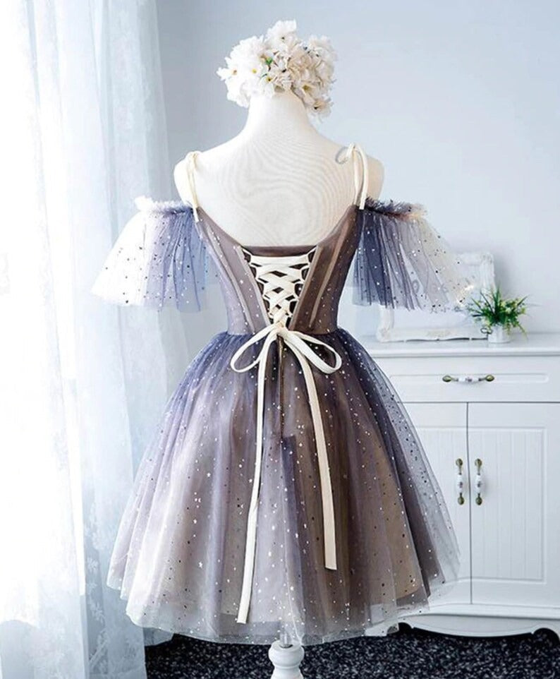 Sweetheart V-Neck Starlit Cloud Tulle Mini Homecoming Dress