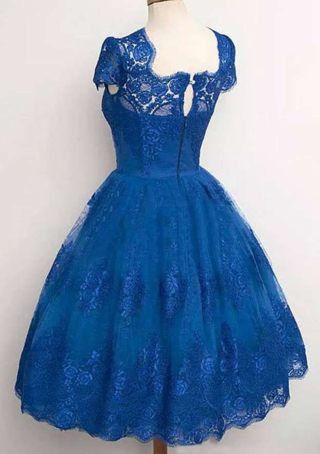 Lace Bateau Knee-Length Homecoming Dress With Pleated Ball Gown