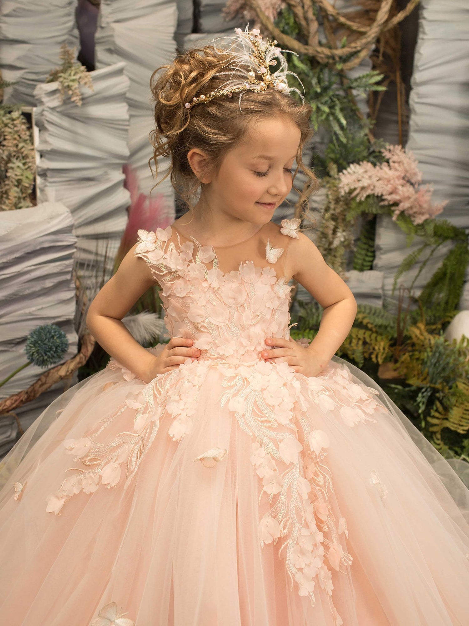 Lovely Sleeveless Ball Gown Flower Girls Dress With Appliques - Fashionpara