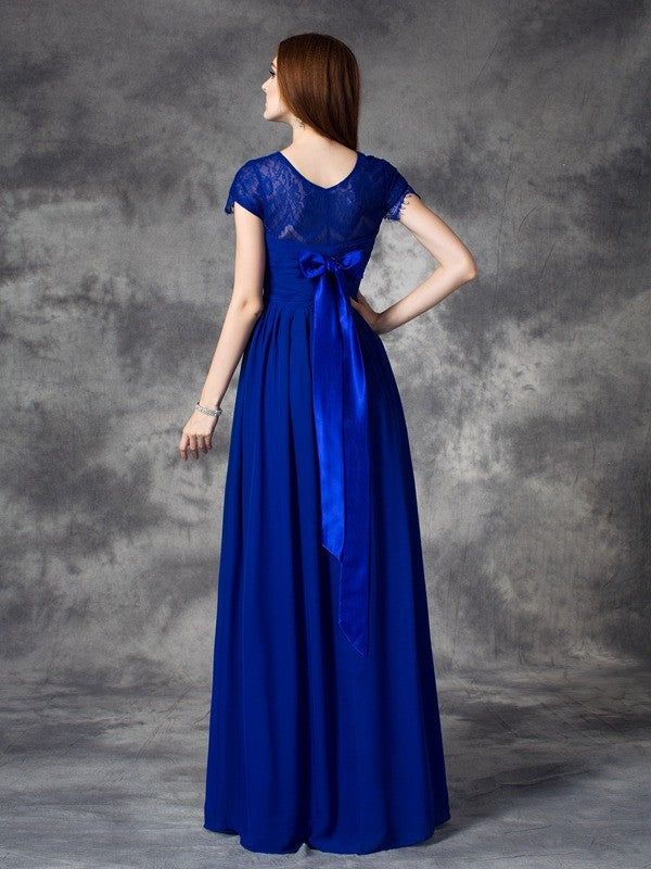 Modern Bateau Lace Sleeveless Long Chiffon Bridesmaid Dresses