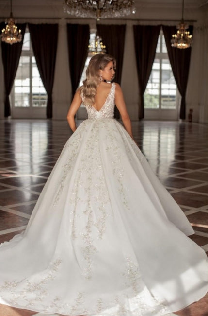 Noble Strapless Sleeveless Ball Gown with Lace for Weddings