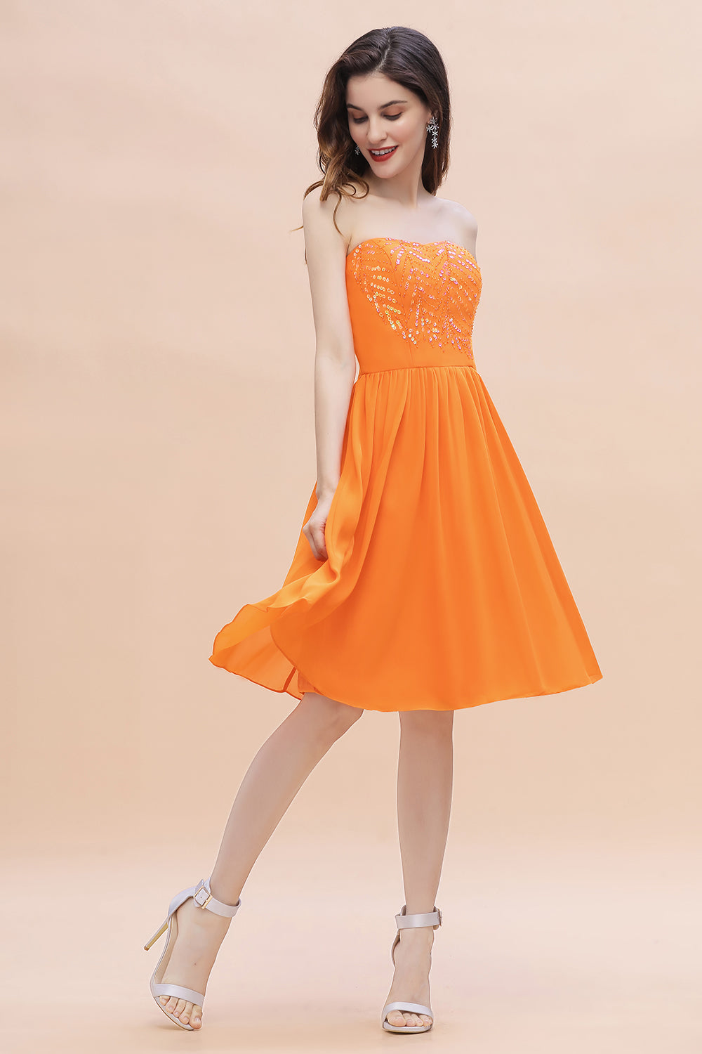 Pretty Strapless Sweetheart Chiffon Sequins Short Bridesmaid Dresses with Ruffles