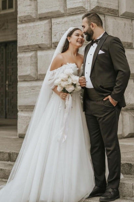 Romantic Off-the-Shoulder Cap Sleeve A-Line Tulle Wedding Dress