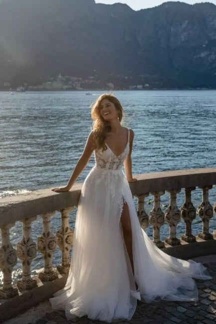 Romantic Spaghetti Straps Sleeveless A-Line Lace Wedding Gown