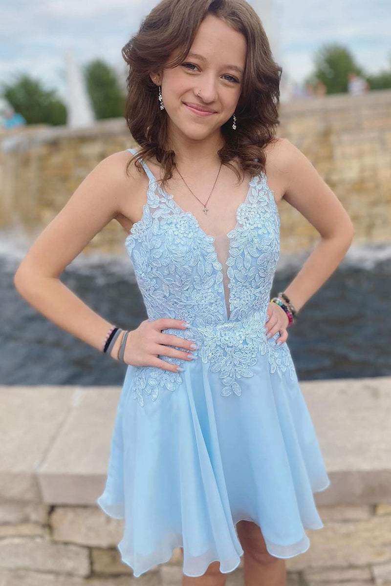 Sky Blue V-Neck Tulle Short Homecoming Dress with Appliques