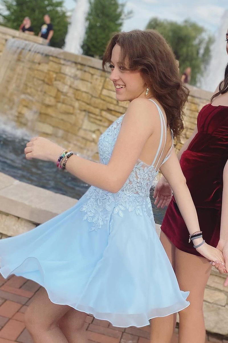 Sky Blue V-Neck Tulle Short Homecoming Dress with Appliques