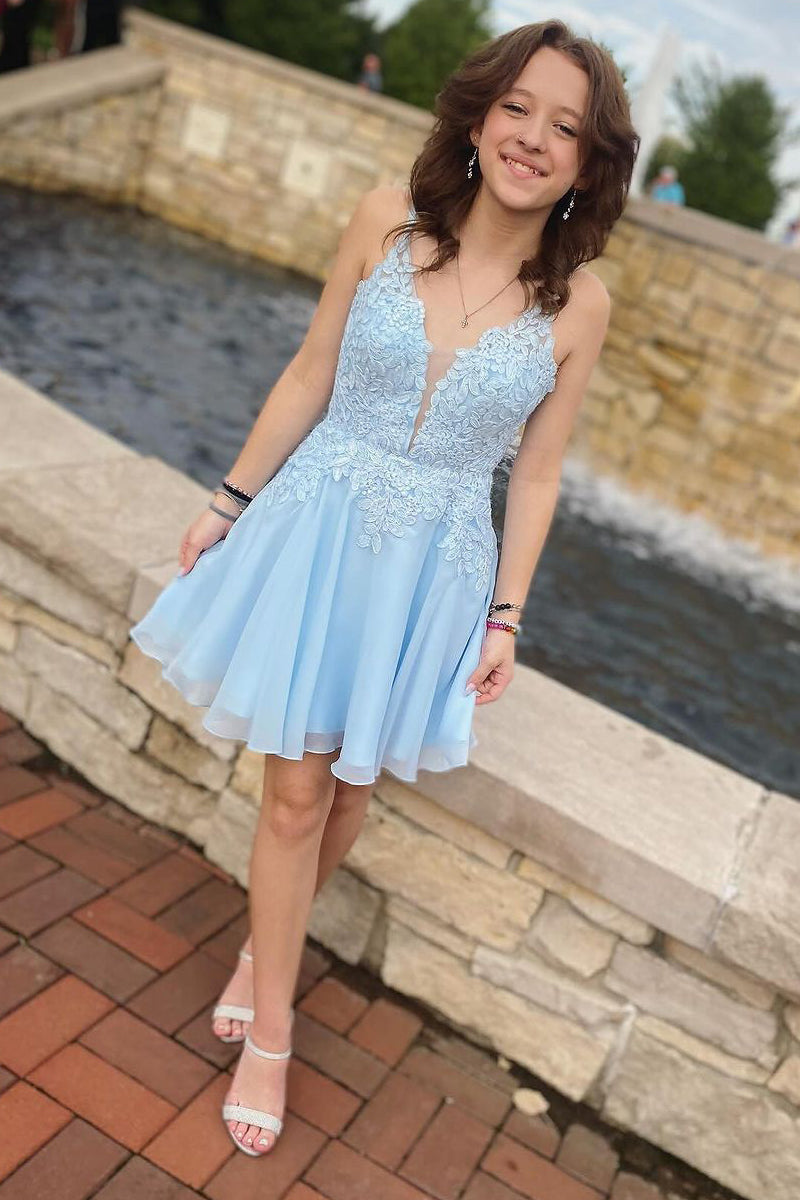 Sky Blue V-Neck Tulle Short Homecoming Dress with Appliques