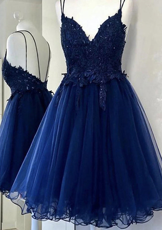 Stunning Elegant A-line V-Neck Homecoming Dress with Beaded Lace Appliqu¨¦s