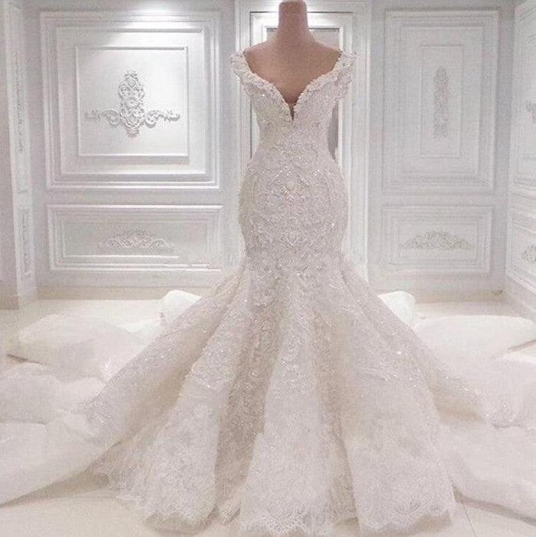 Unique Sleeveless Straps White Wedding Dresses With Appliques V-neck Mermaid Lace Bridal Gowns On Sale