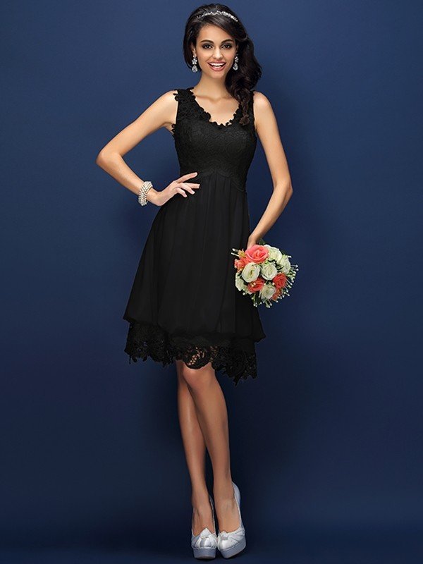 V-Neck Elegant Lace Sleeveless Short Bridesmaid Dresses