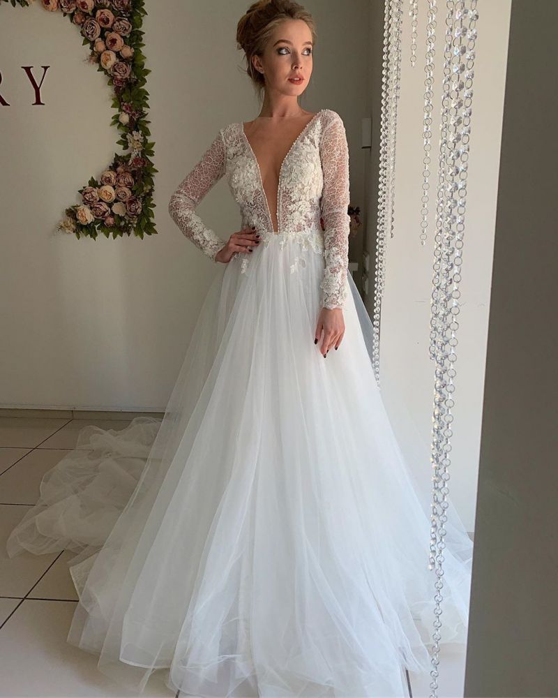 Winter Warm Long Sleevess V neck White Tulle Princess Wedding Dress